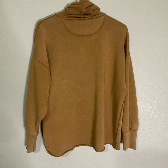 Aerie Fleece Slouchy Turtleneck Tan Camel Boho Oversized Comfy Sweatshirt Size M - Picture 10 of 13